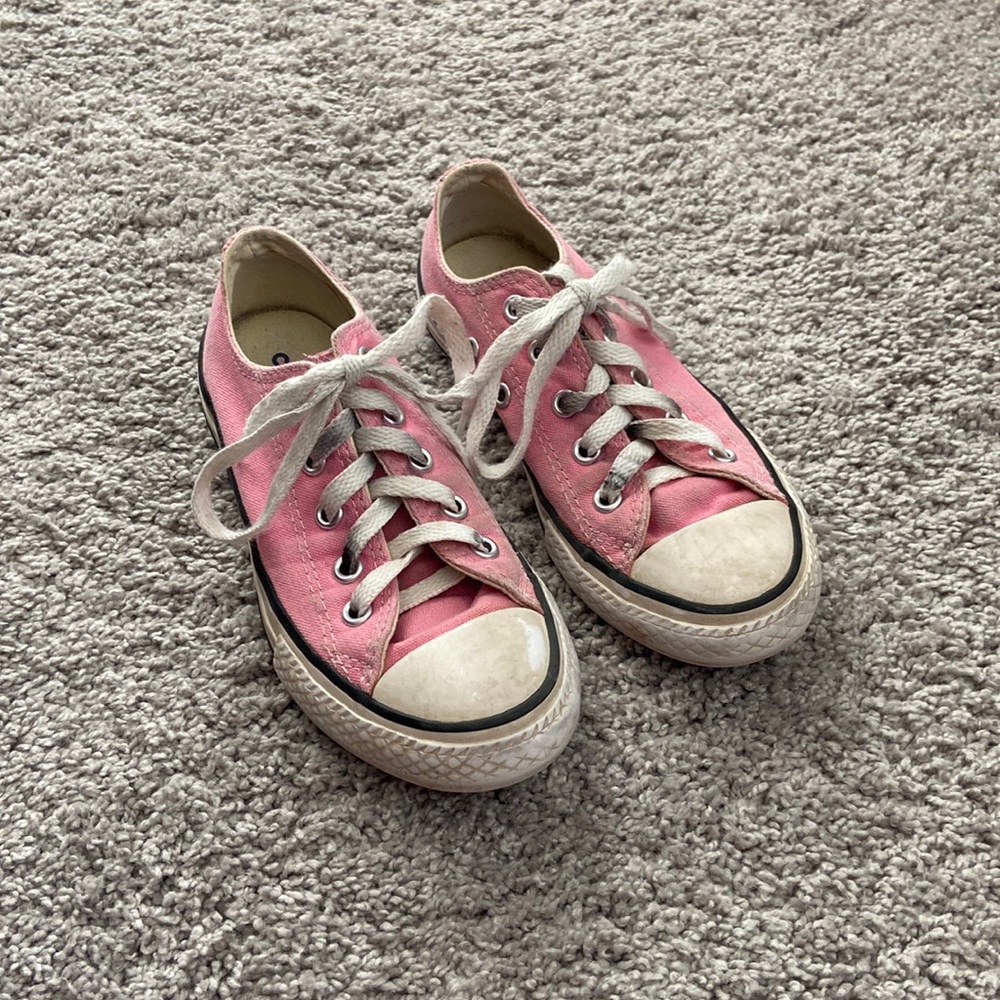 Converse size 12.5 pink low tops